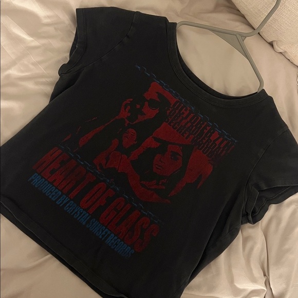 Hollister Black and Red Graphic Crop Top - Picture 3 of 3